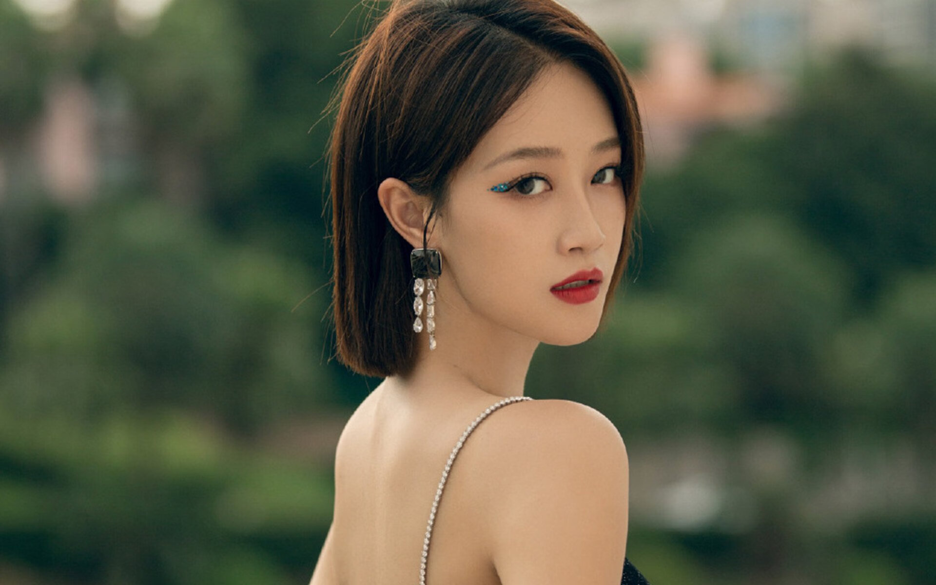 冷门英雄,当塞维利亚绝杀与若日尼奥的幽微接管撕裂足球的肤浅叙事