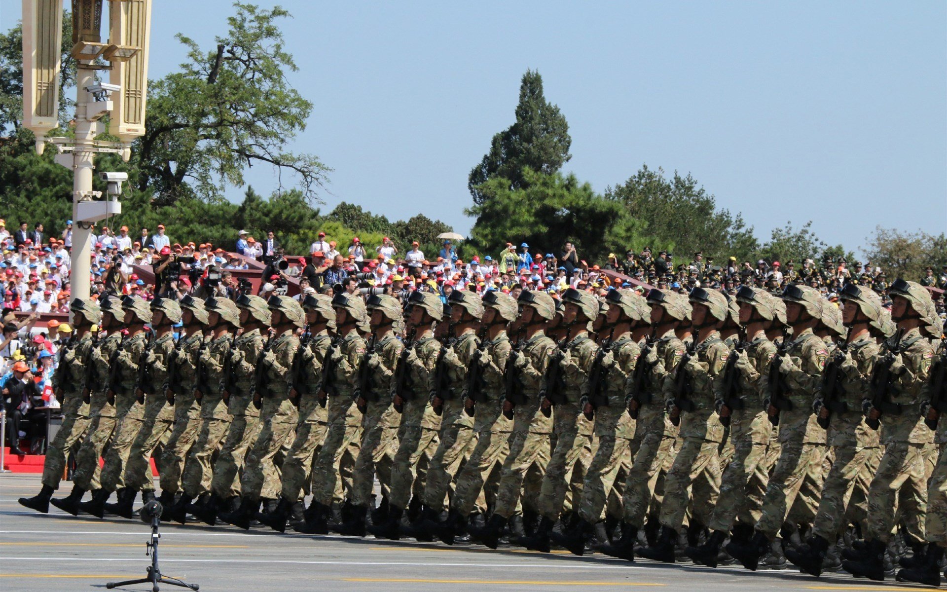 格纳布里时刻，当巴西的华丽外衣被一粒坚韧进球剥落