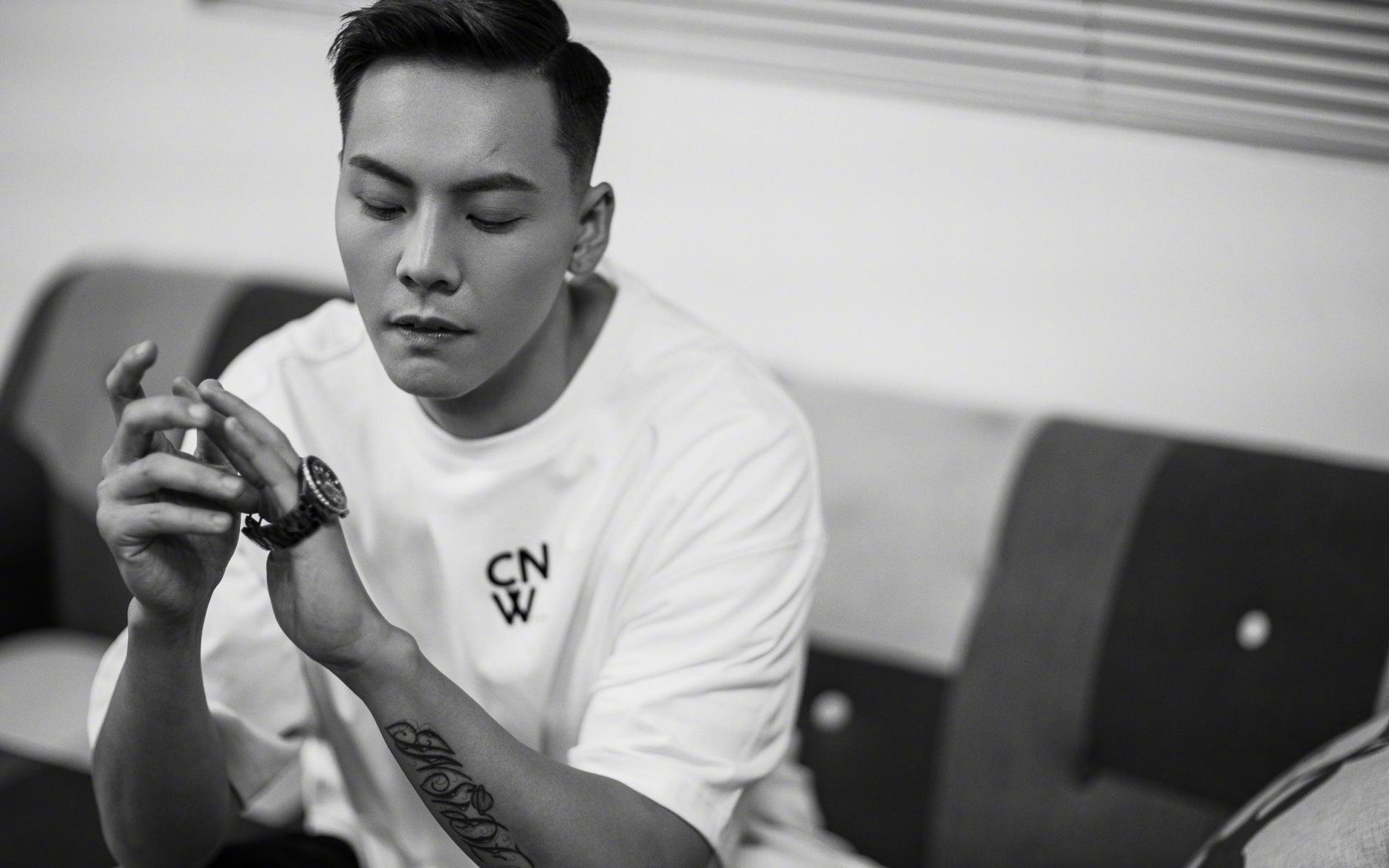 铁血双城记，当黄色潜水艇凿穿高原，奥利维耶于雨夜加冕英超